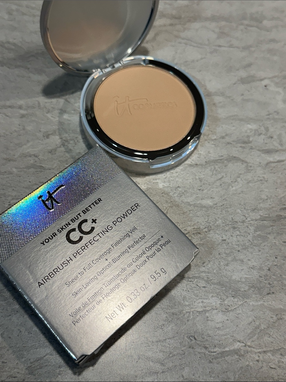 it cosmetics CC+ Airbrush Perfecting Powder - Holographic Silver Box